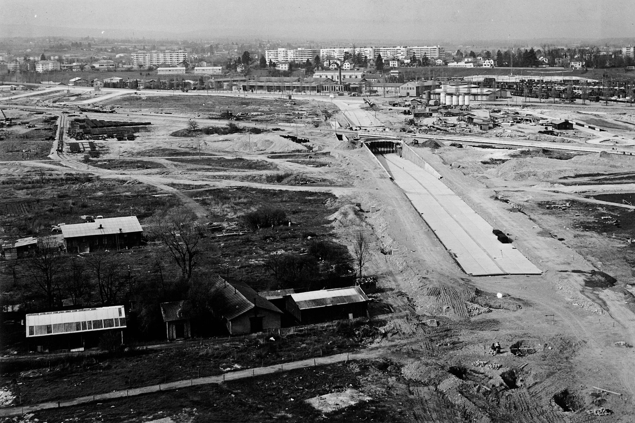 Image historique du chantier de la Praille dans les années 60.