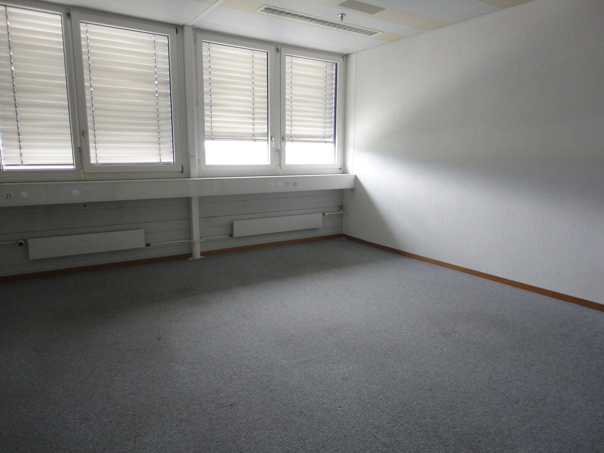 Local administratif à louer – 195 m² – ZIMEYSA – Pré-Bouvier 7 – Satigny