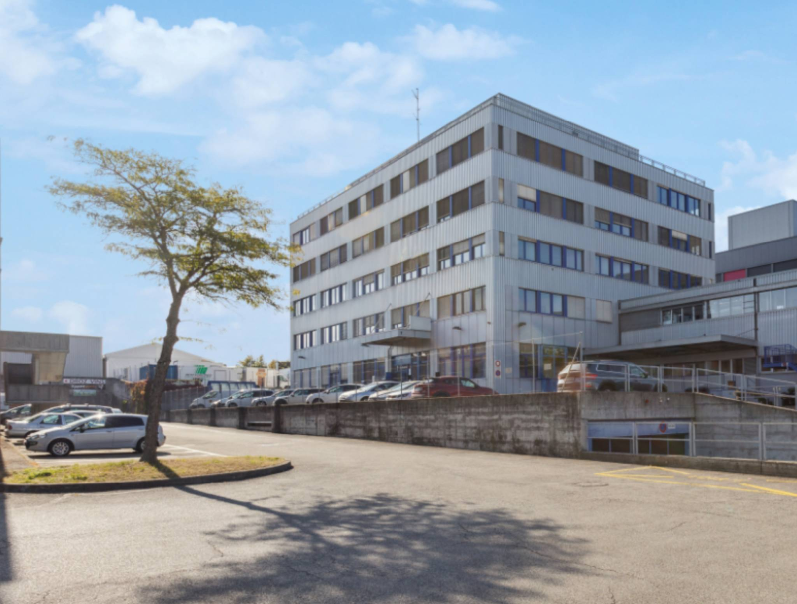 Local administratif à louer – 886 m² – ZIMEYSA – Pré-Bouvier 7 – Satigny
