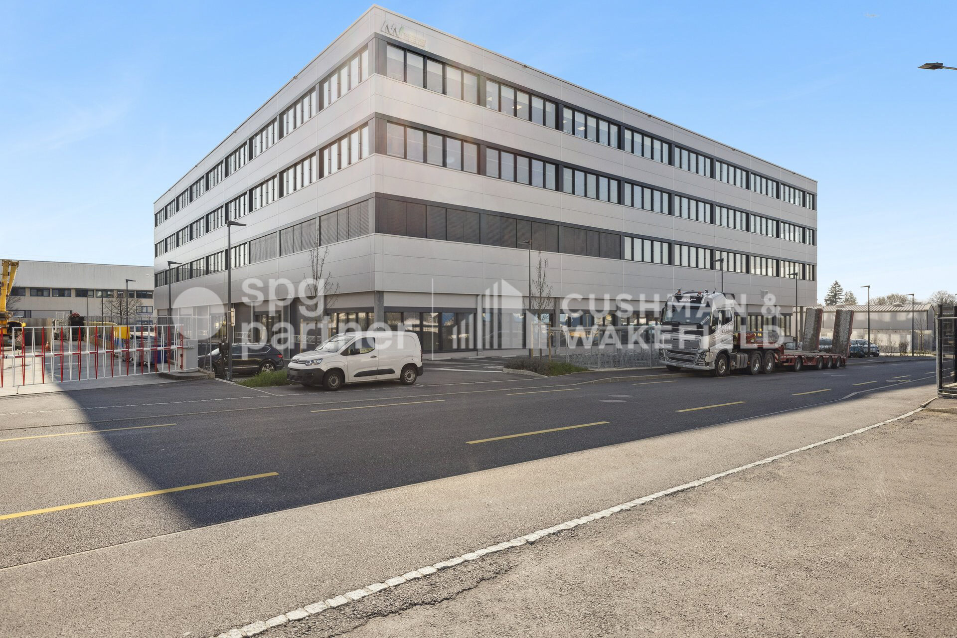 Atelier à louer – 650 m² – ZIMOGA – Emeraude 10 – Vernier