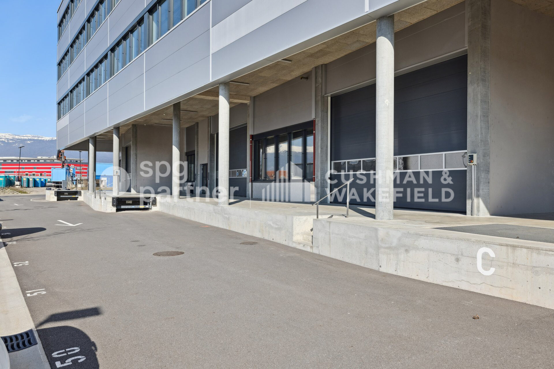 Atelier à louer – 650 m² – ZIMOGA – Emeraude 10 – Vernier