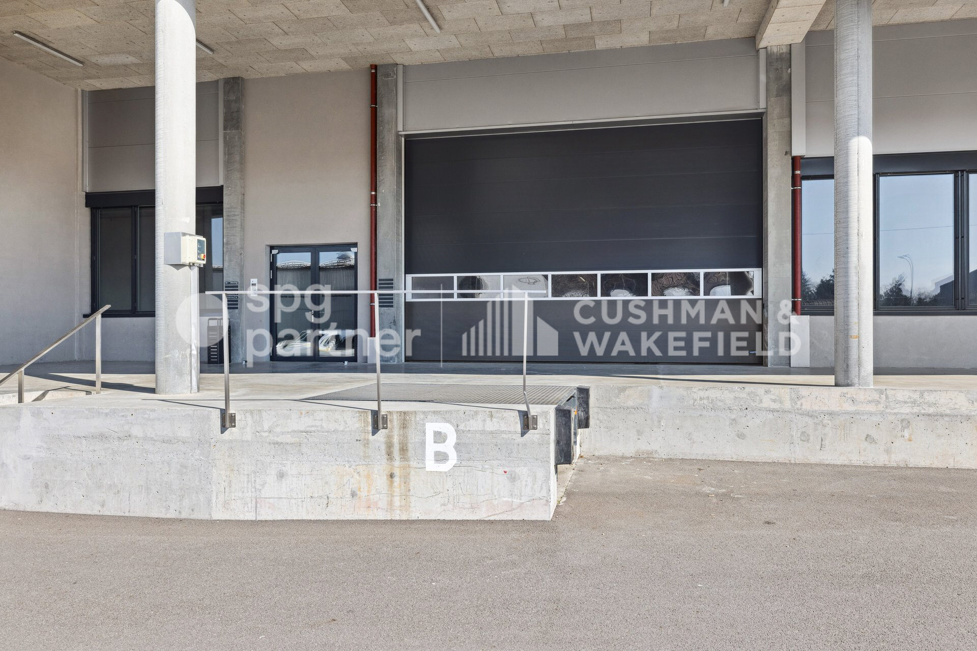 Atelier à louer – 650 m² – ZIMOGA – Emeraude 10 – Vernier